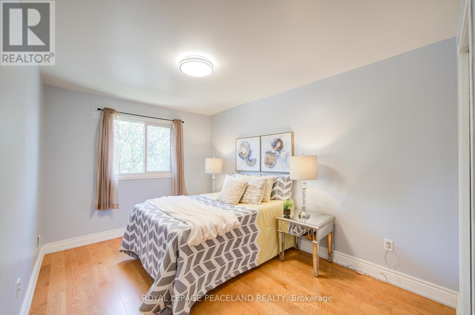 718 Eaglemount Crescent, Mississauga, Ontario  L5C 1N9 - Photo 27 - W12373874