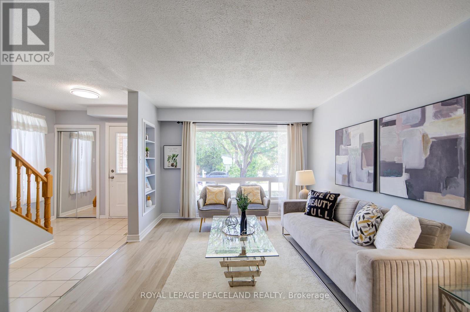 718 Eaglemount Crescent, Mississauga, Ontario  L5C 1N9 - Photo 6 - W12373874