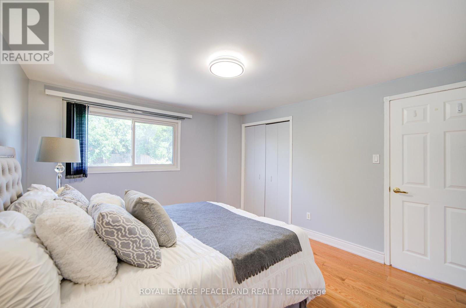 718 Eaglemount Crescent, Mississauga, Ontario  L5C 1N9 - Photo 35 - W12373874