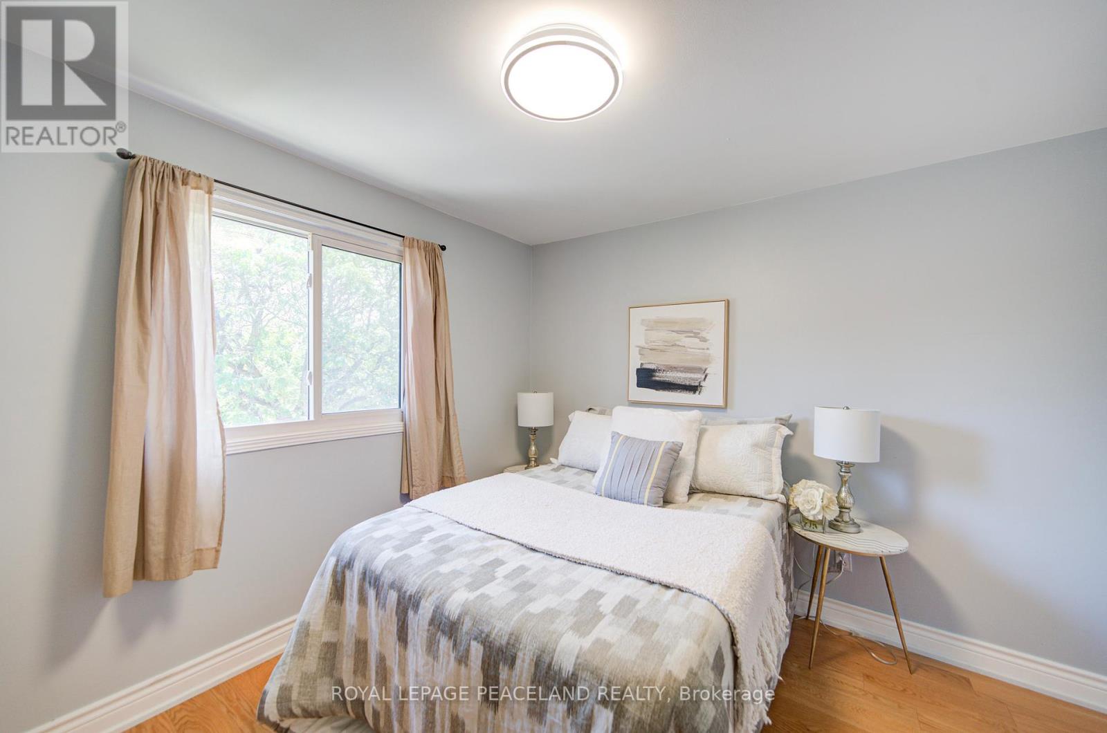 718 Eaglemount Crescent, Mississauga, Ontario  L5C 1N9 - Photo 24 - W12373874
