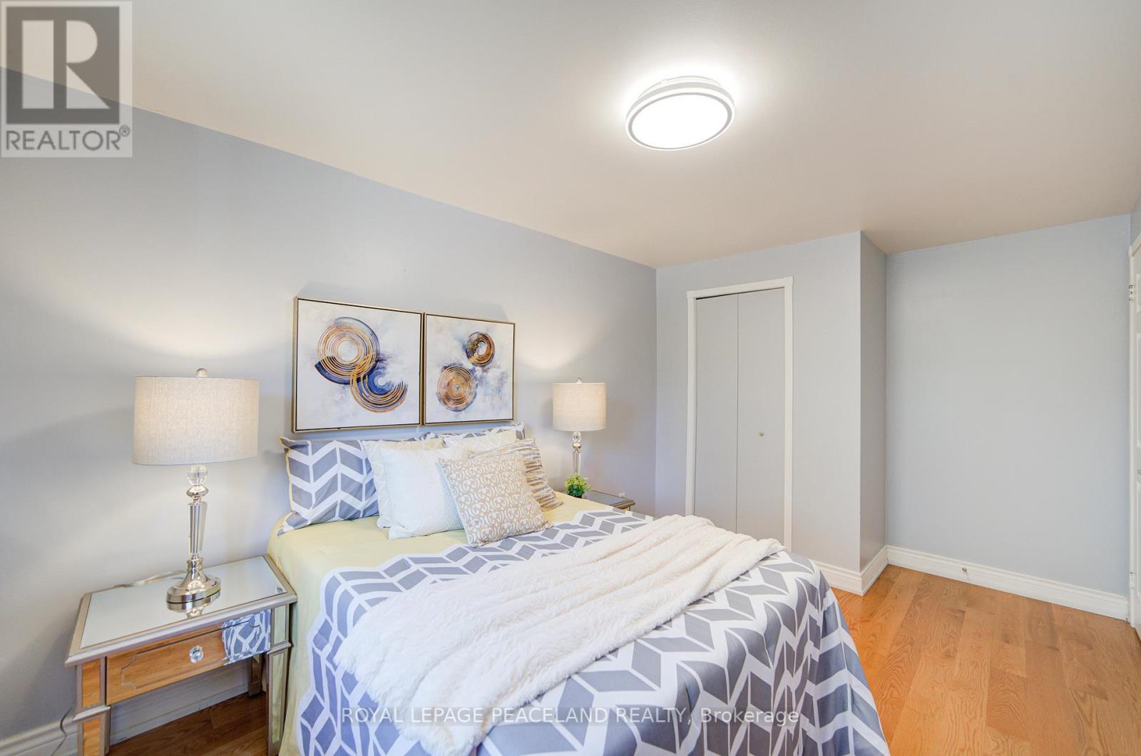 718 Eaglemount Crescent, Mississauga, Ontario  L5C 1N9 - Photo 28 - W12373874