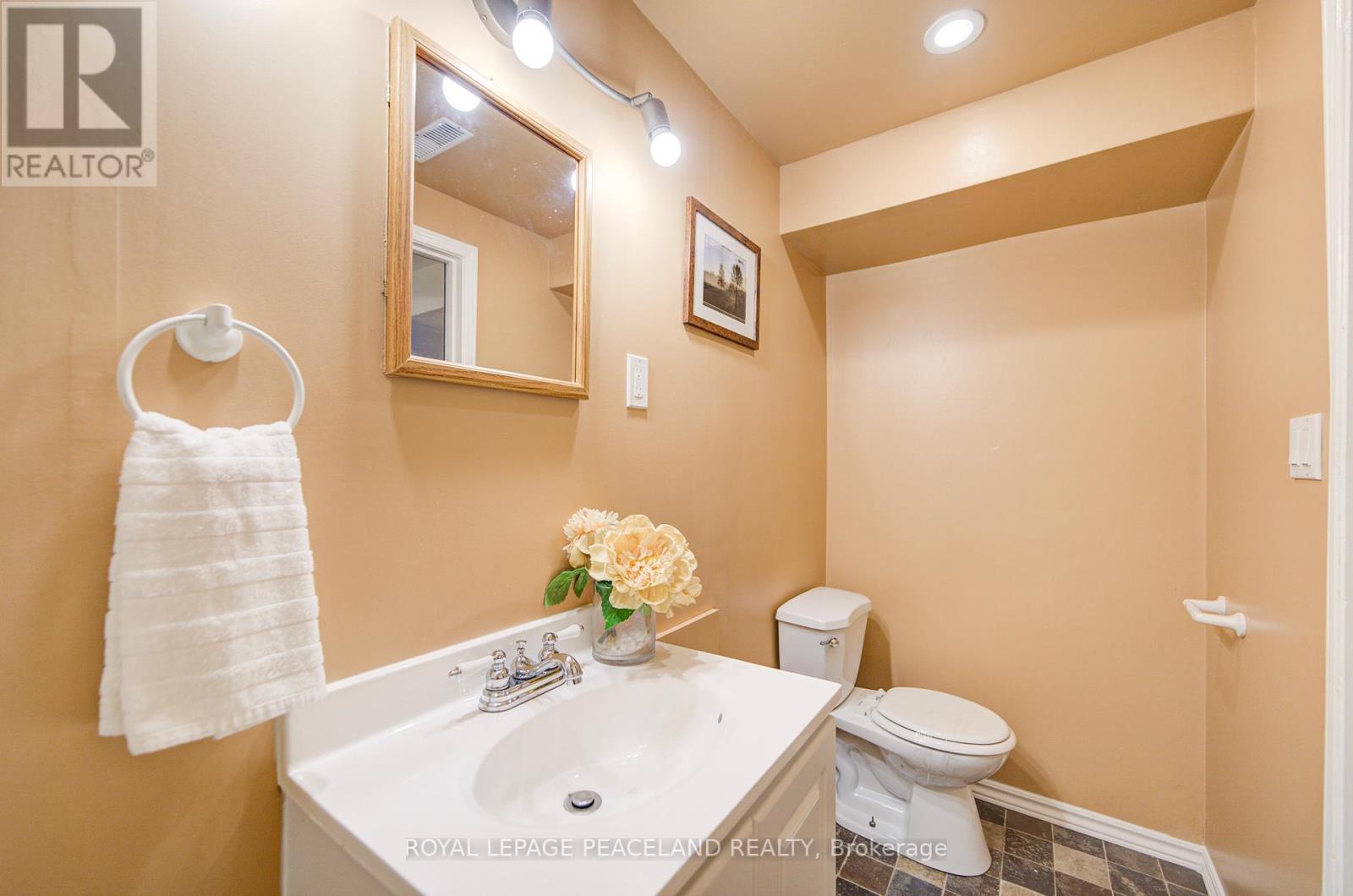 718 Eaglemount Crescent, Mississauga, Ontario  L5C 1N9 - Photo 44 - W12373874