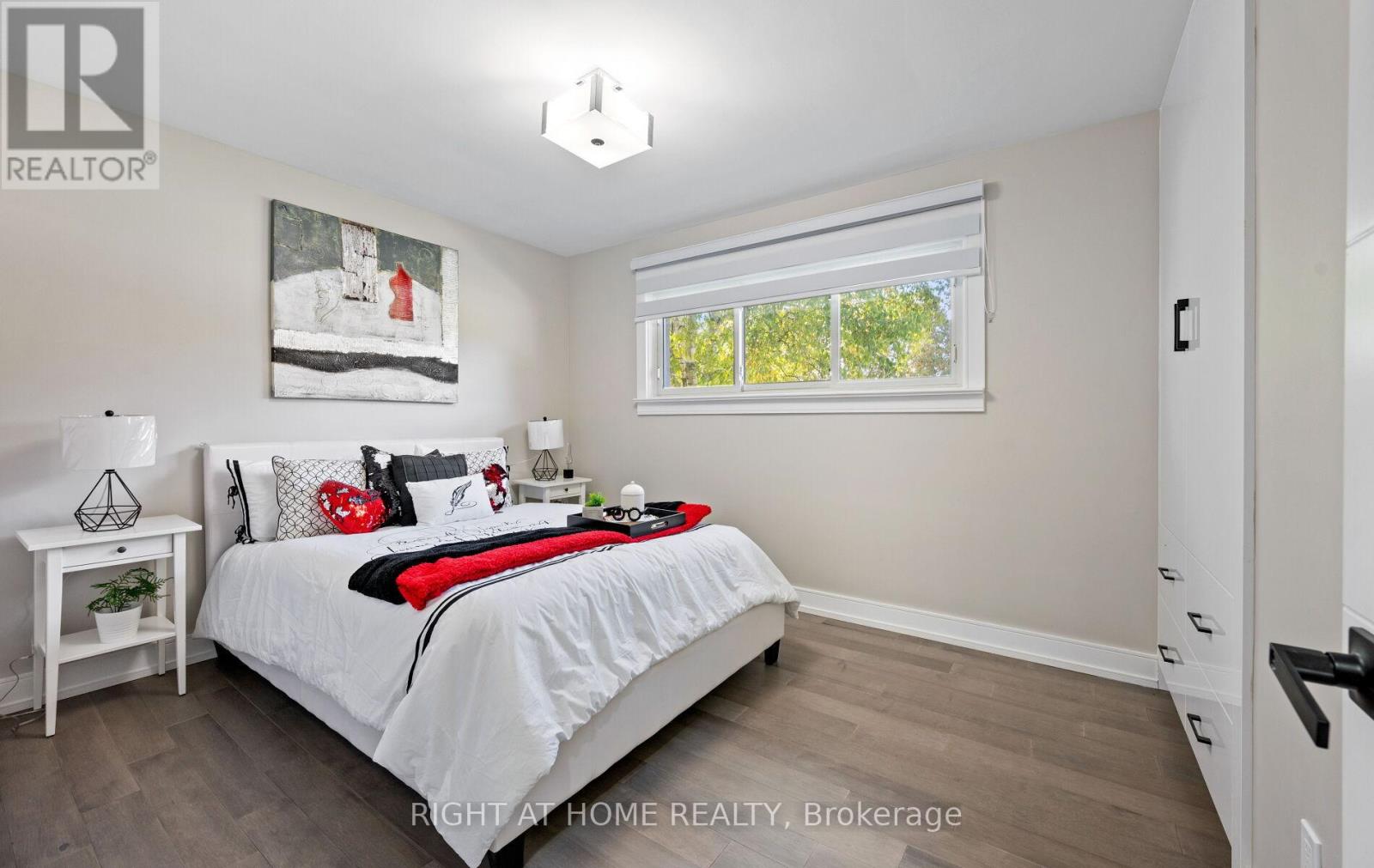 1395 Niels Avenue, Burlington, Ontario  L7P 2E6 - Photo 16 - W12457903