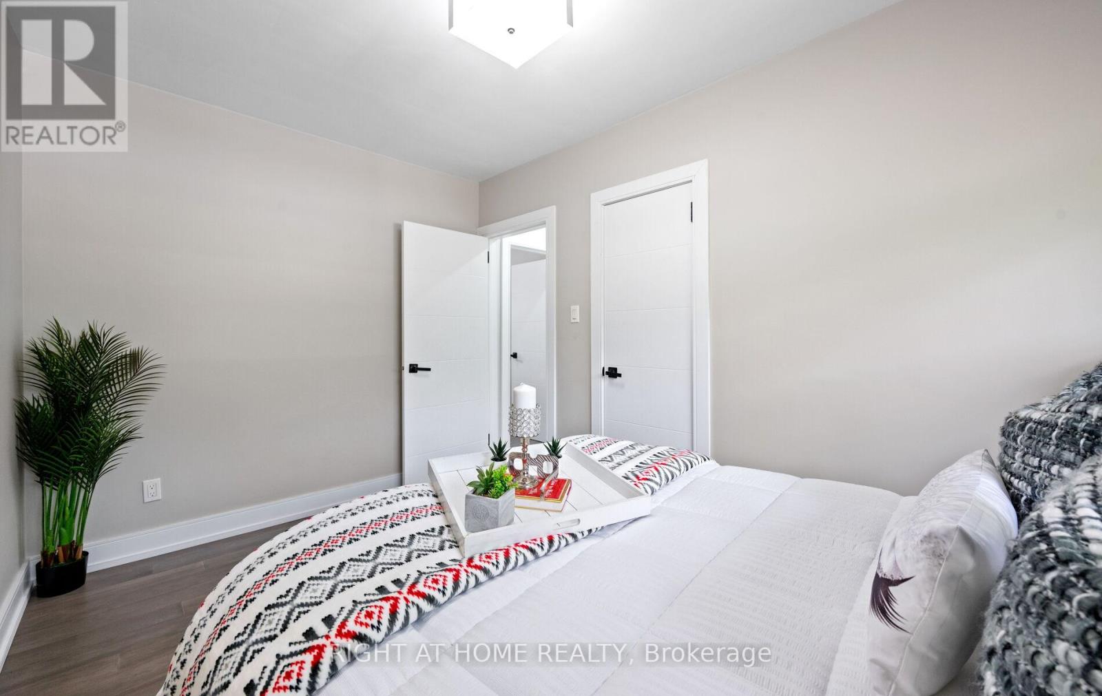 1395 Niels Avenue, Burlington, Ontario  L7P 2E6 - Photo 20 - W12457903