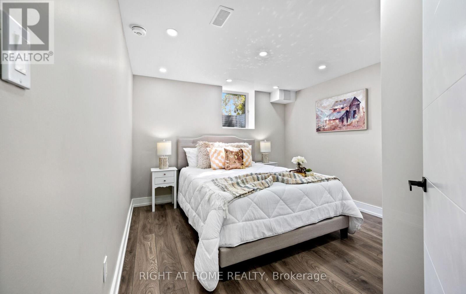 1395 Niels Avenue, Burlington, Ontario  L7P 2E6 - Photo 40 - W12457903