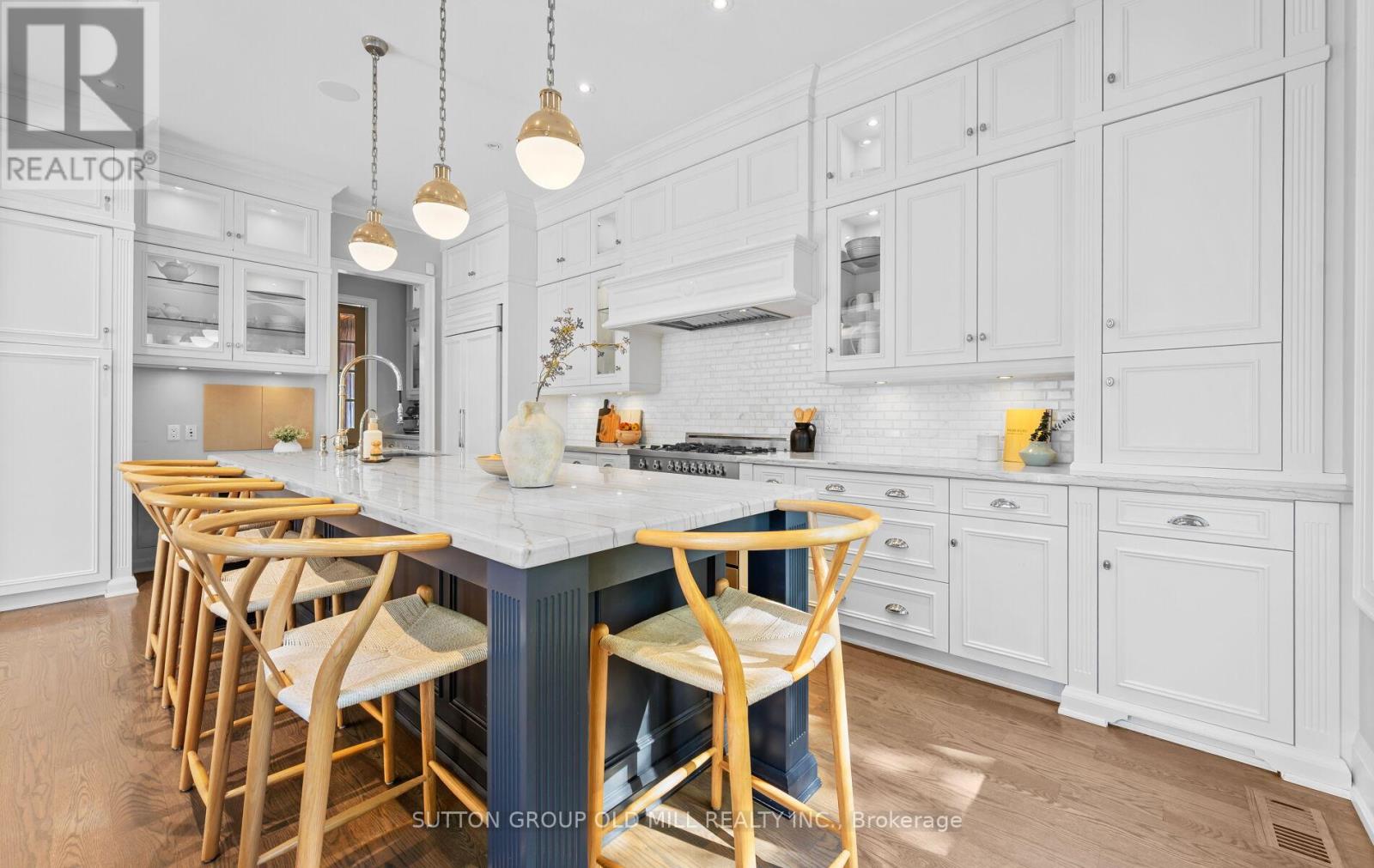 8 Cumberland Drive, Mississauga, Ontario  L5G 3M6 - Photo 20 - W12457908
