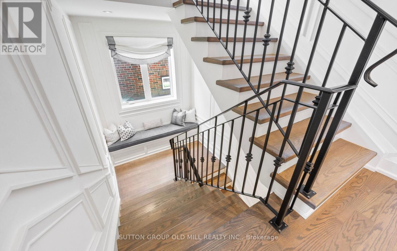 8 Cumberland Drive, Mississauga, Ontario  L5G 3M6 - Photo 27 - W12457908