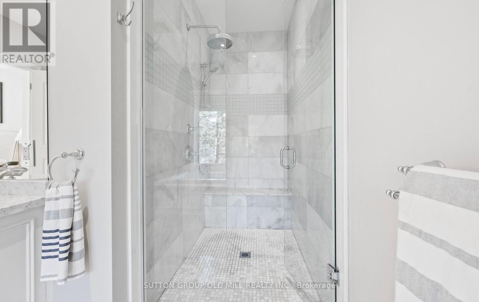 8 Cumberland Drive, Mississauga, Ontario  L5G 3M6 - Photo 46 - W12457908