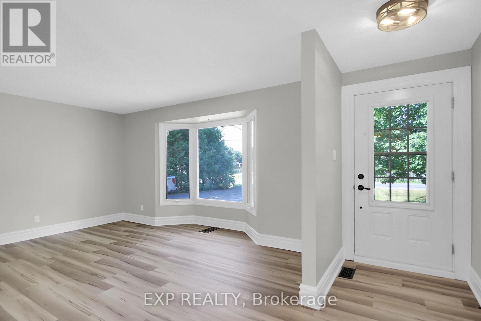 1083 Eadie Road, Russell, Ontario  K4R 1E5 - Photo 2 - X12457925