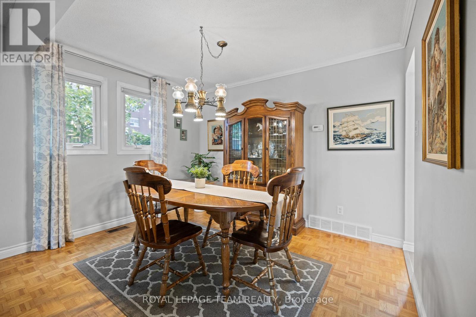 2486 Regina Street, Ottawa, Ontario  K2B 6X5 - Photo 5 - X12457928