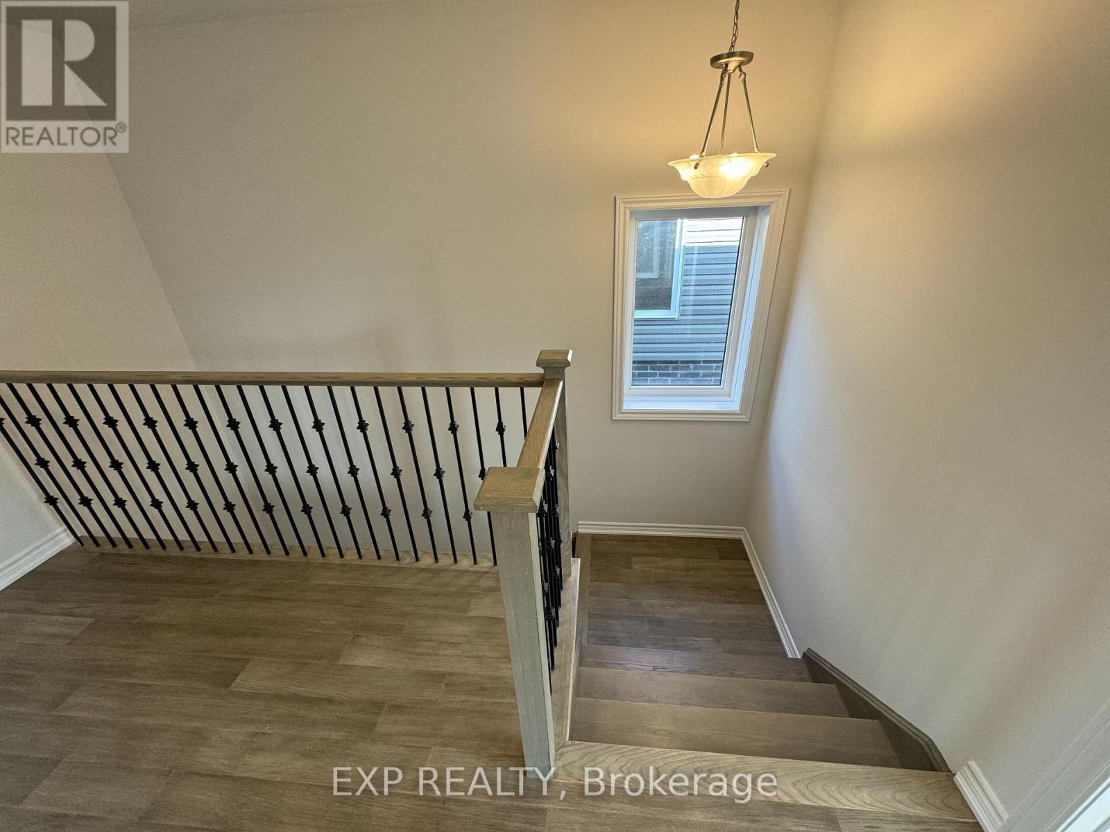 47 Laugher Ave Avenue, Welland, Ontario  L3B 0N6 - Photo 18 - X12457922
