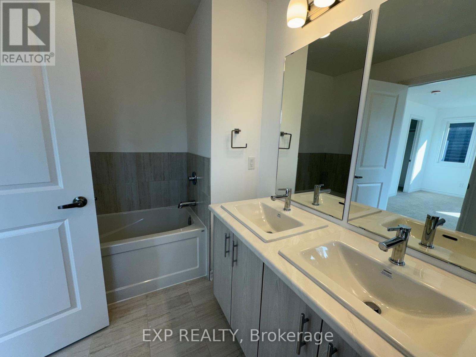 47 Laugher Ave Avenue, Welland, Ontario  L3B 0N6 - Photo 21 - X12457922
