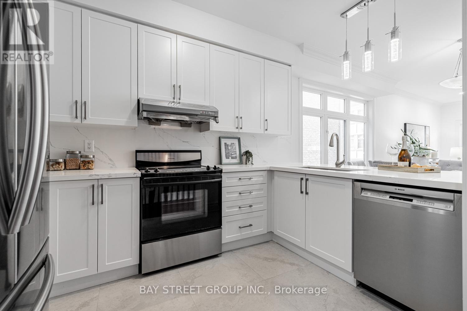 35 William Poole Way, Toronto, Ontario  M2N 7A6 - Photo 13 - C12457915