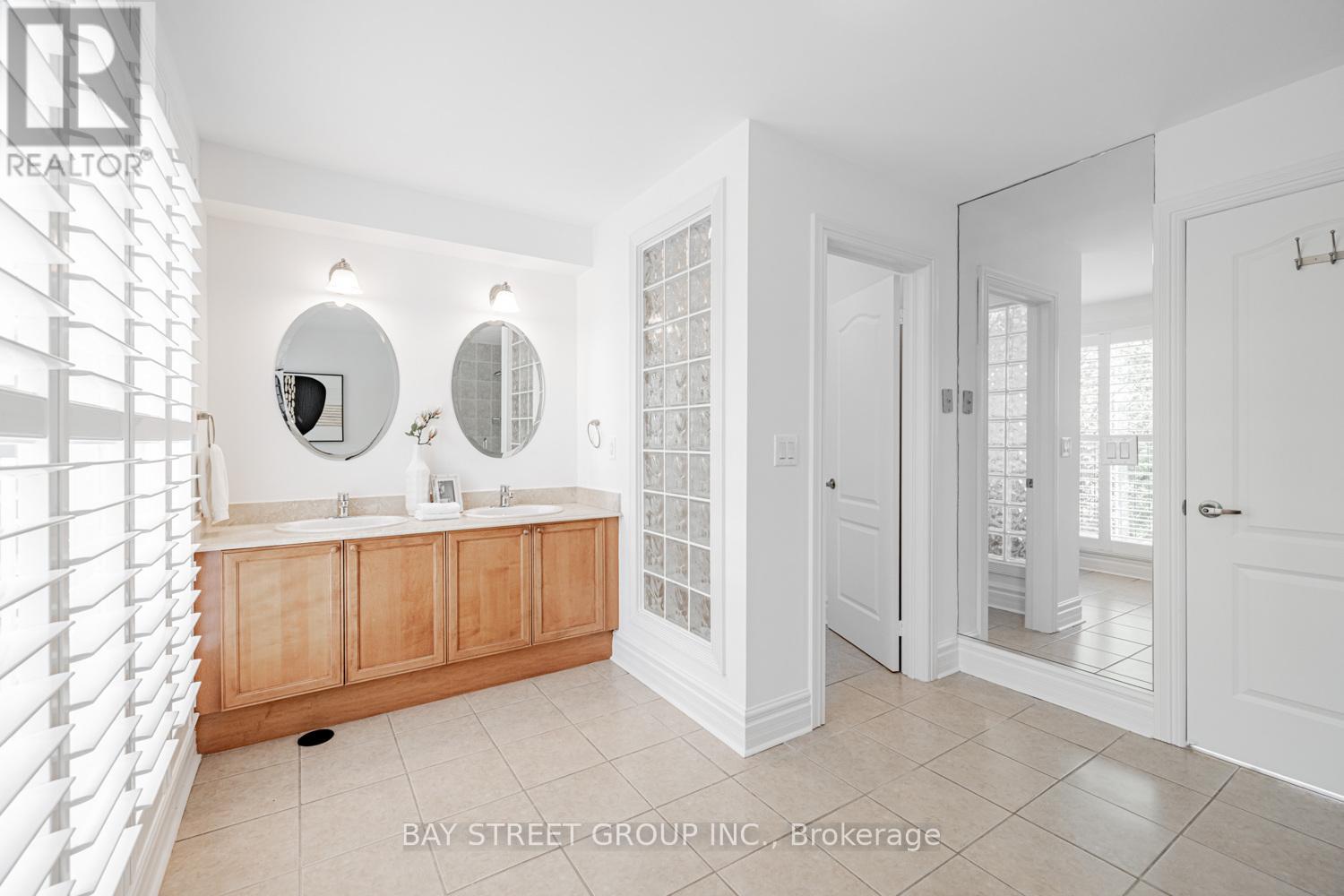 35 William Poole Way, Toronto, Ontario  M2N 7A6 - Photo 35 - C12457915
