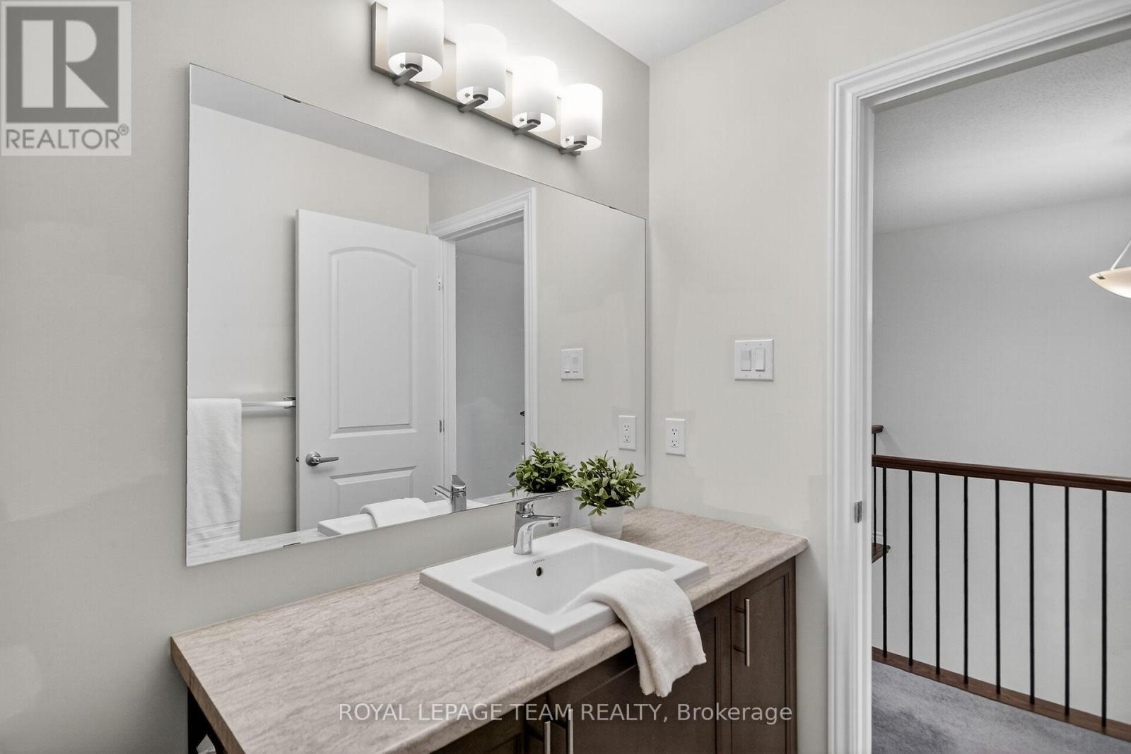 548 Flagstaff Drive, Ottawa, Ontario  K2J 6T5 - Photo 37 - X12457914