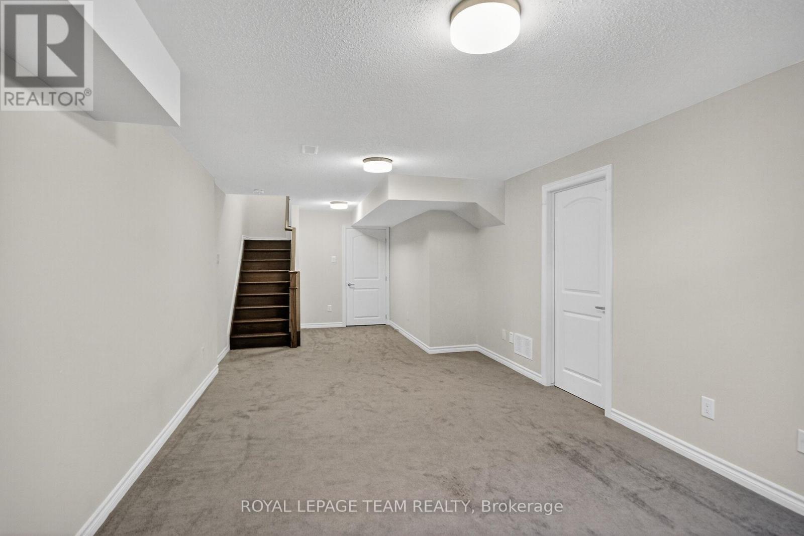 548 Flagstaff Drive, Ottawa, Ontario  K2J 6T5 - Photo 41 - X12457914