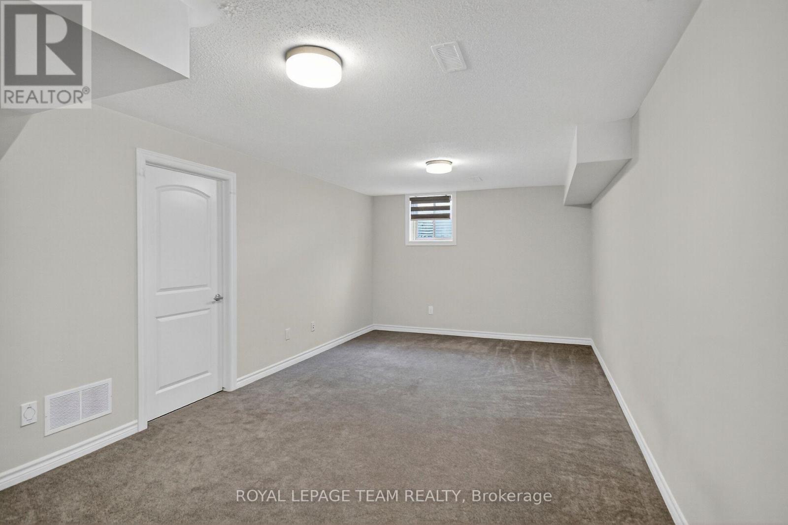 548 Flagstaff Drive, Ottawa, Ontario  K2J 6T5 - Photo 44 - X12457914