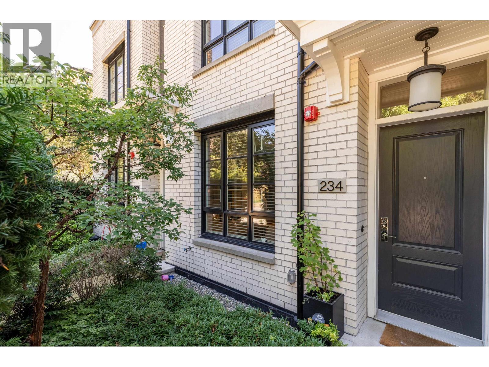 234 W 62nd Avenue, Vancouver, British Columbia  V5X 0G7 - Photo 3 - R3033391