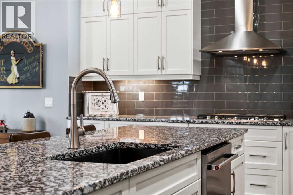 136 Kinniburgh Drive, Chestermere, Alberta  T1X 0T8 - Photo 5 - A2232363