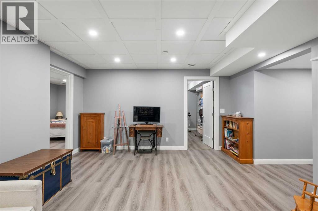 136 Kinniburgh Drive, Chestermere, Alberta  T1X 0T8 - Photo 39 - A2232363