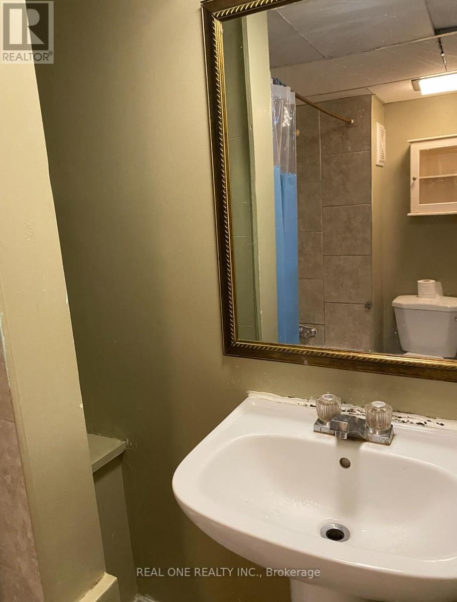 1242 Pharmacy Avenue, Toronto, Ontario  M1R 2H9 - Photo 17 - E12455844