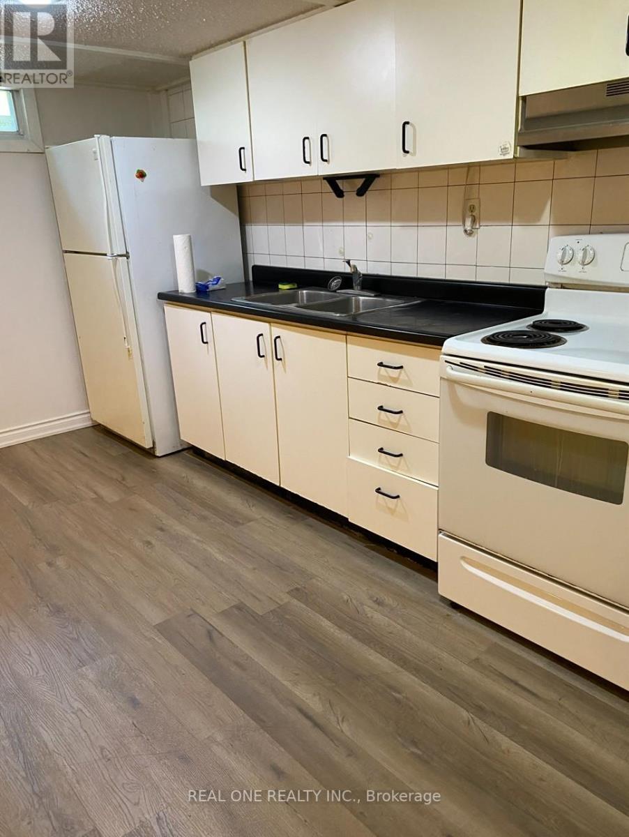 1242 Pharmacy Avenue, Toronto, Ontario  M1R 2H9 - Photo 13 - E12455844