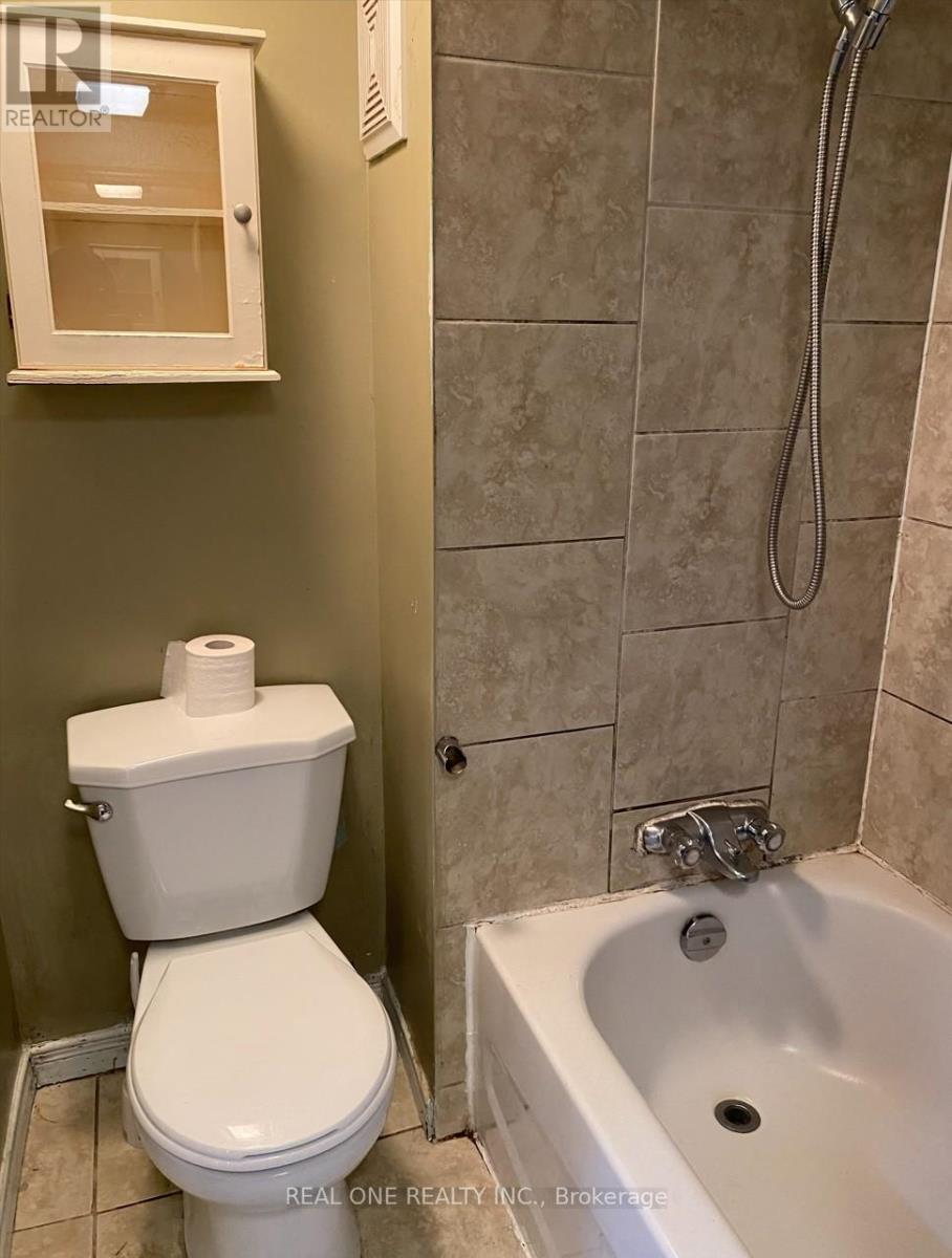 1242 Pharmacy Avenue, Toronto, Ontario  M1R 2H9 - Photo 18 - E12455844