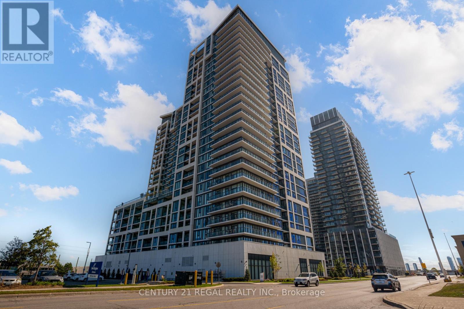 2125 - 9000 JANE STREET, Vaughan, Ontario