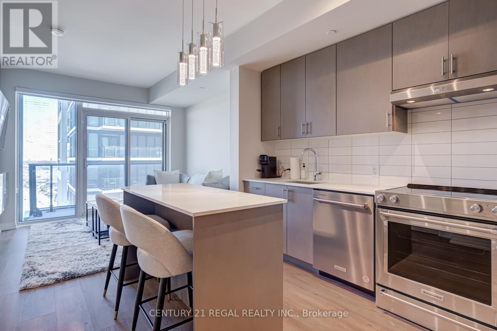 2125 - 9000 Jane Street, Vaughan, Ontario  L4K 0M6 - Photo 5 - N12457917