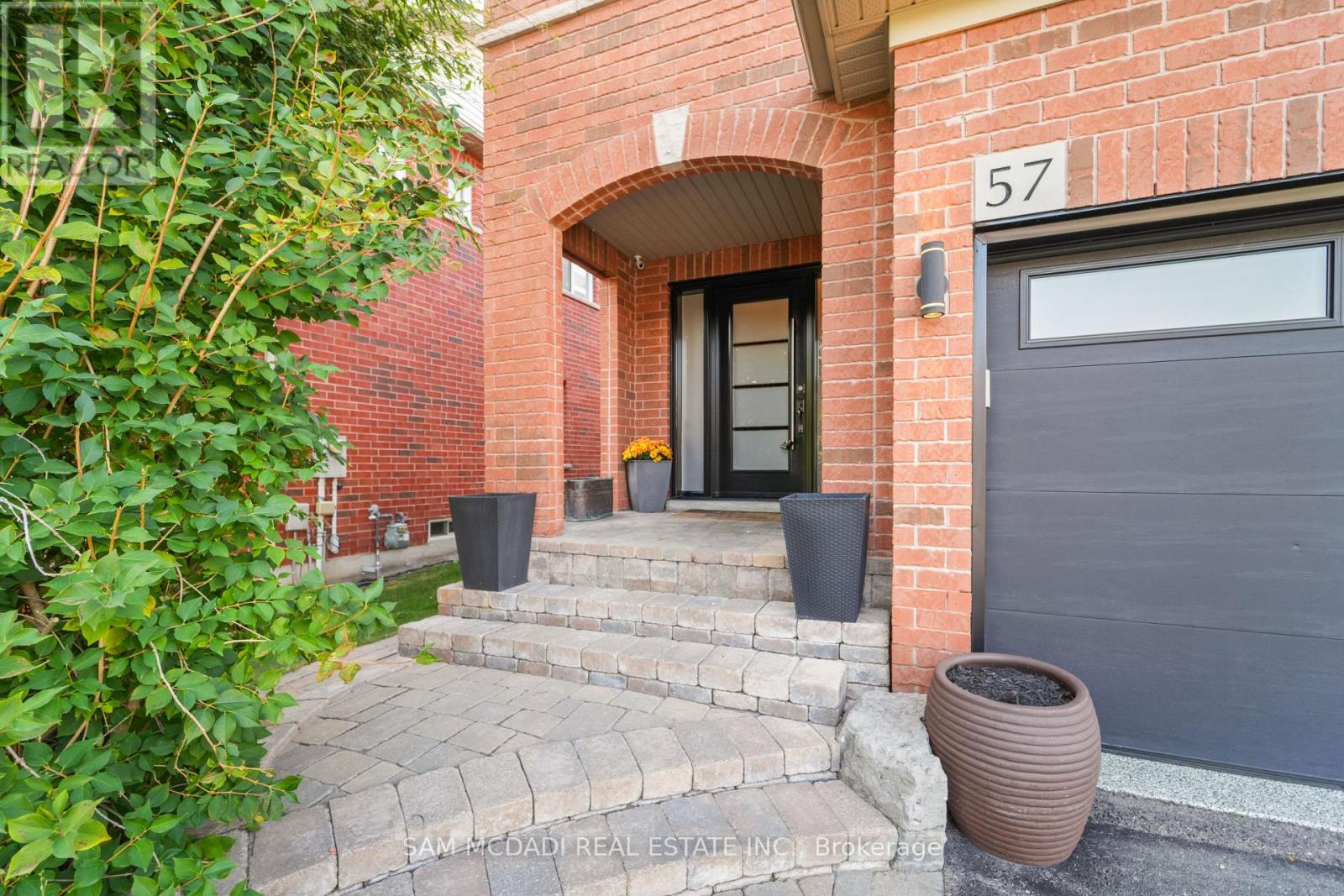 57 Milfoil Street, Halton Hills, Ontario  L7G 6M6 - Photo 4 - W12457919