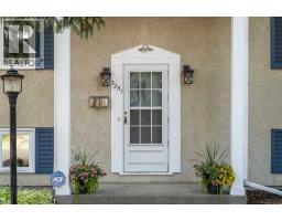 3251 Bearspaw Drive NW Brentwood