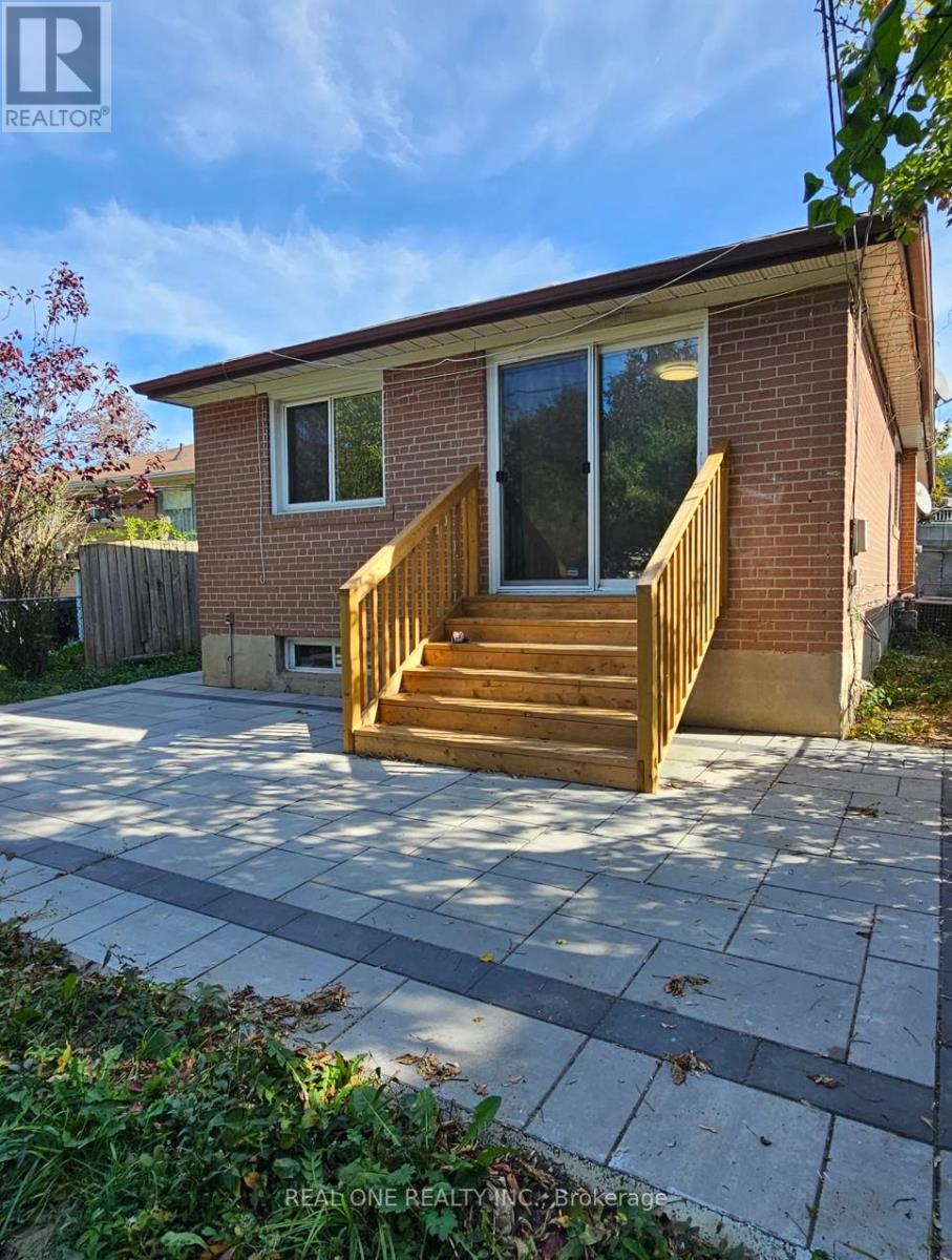 1242 Pharmacy Avenue, Toronto, Ontario  M1R 2H9 - Photo 22 - E12455844