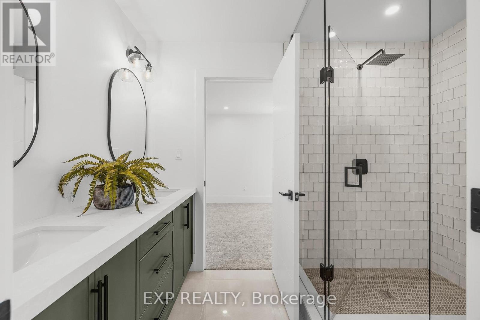 1060 Walton Avenue N, North Perth, Ontario  N0B 2T0 - Photo 31 - X12404442