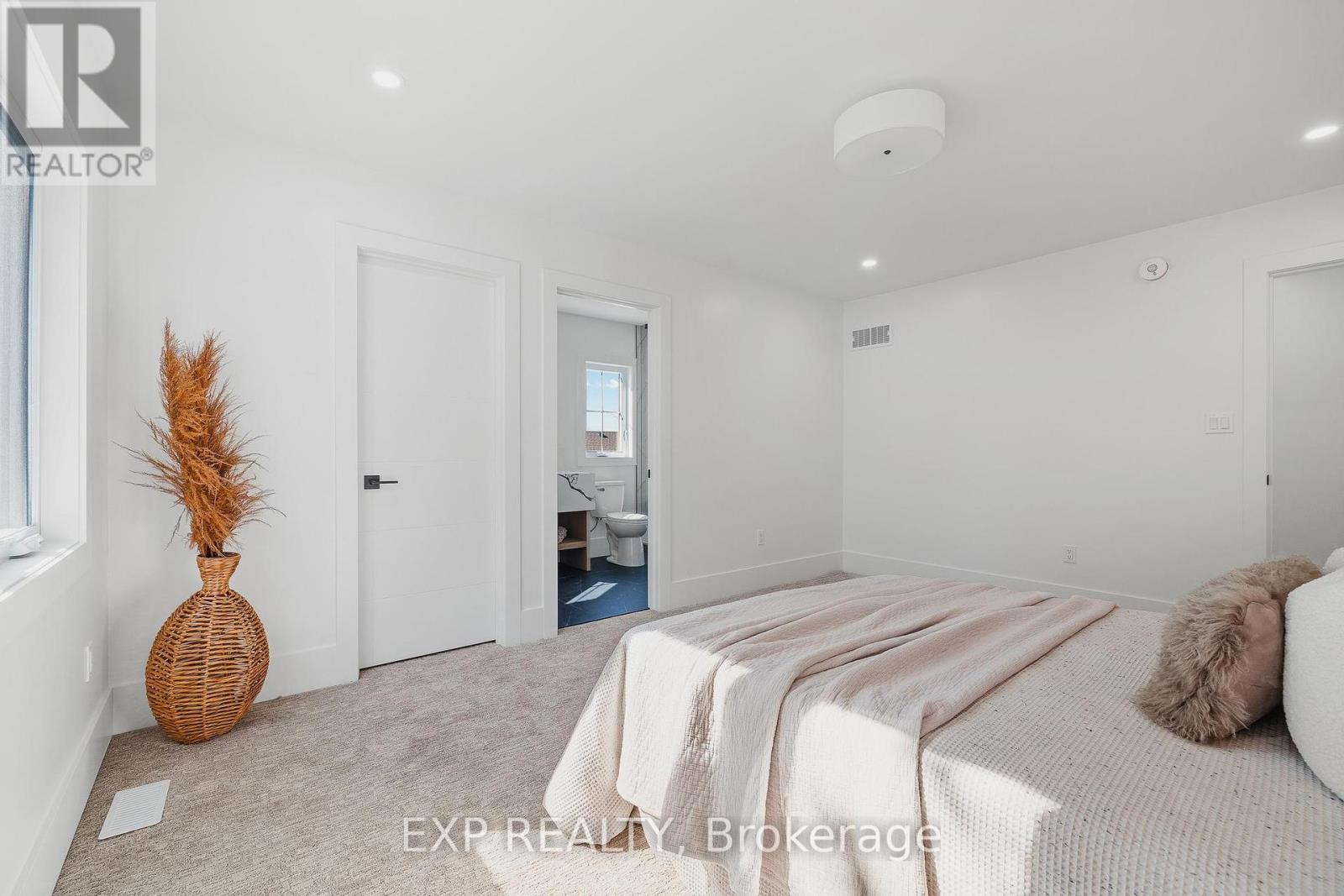 1060 Walton Avenue N, North Perth, Ontario  N0B 2T0 - Photo 38 - X12404442
