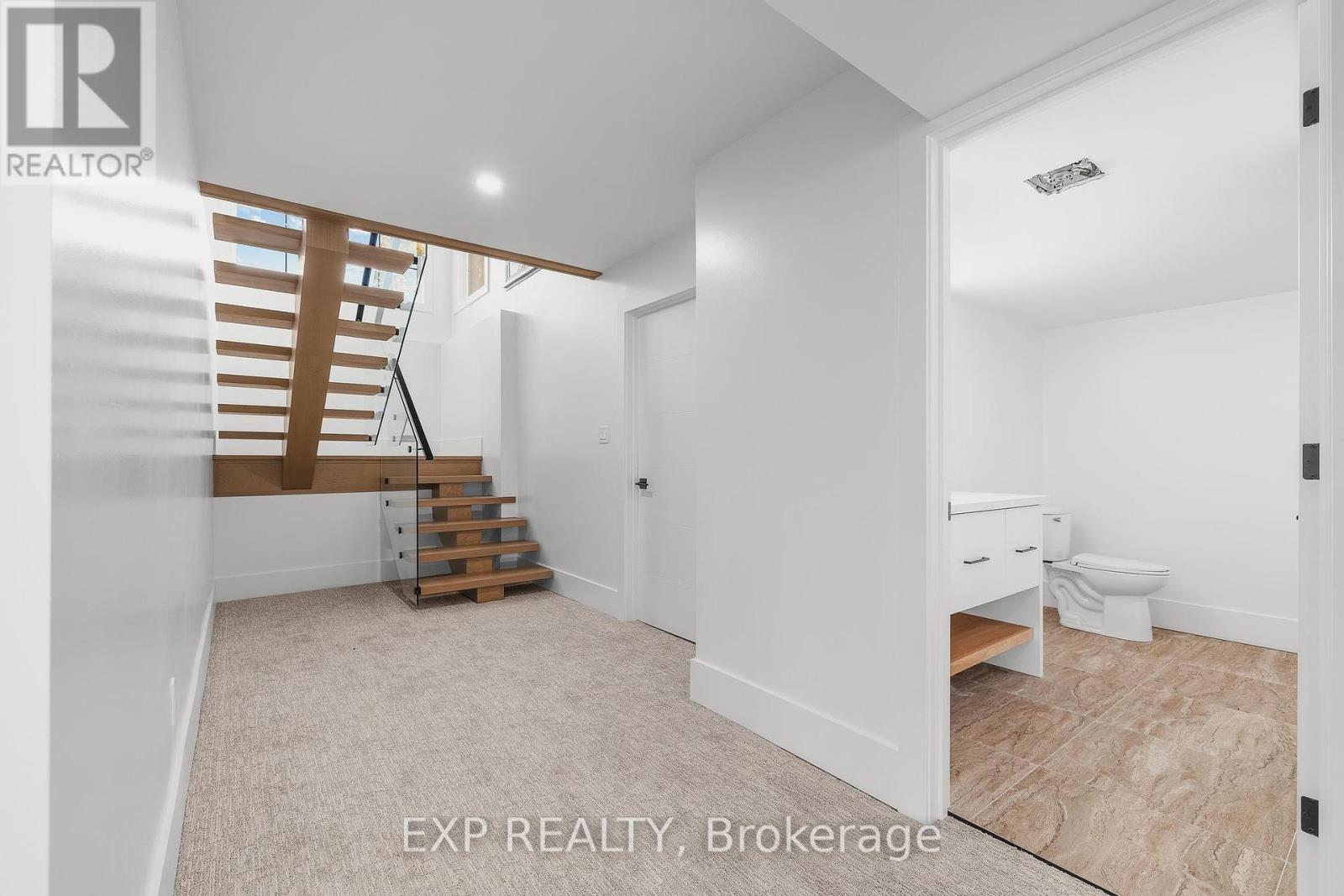 1060 Walton Avenue N, North Perth, Ontario  N0B 2T0 - Photo 41 - X12404442