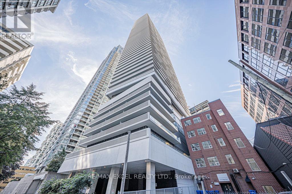 1302 - 2221 Yonge Street, Toronto, Ontario  M4S 0B8 - Photo 2 - C12457929