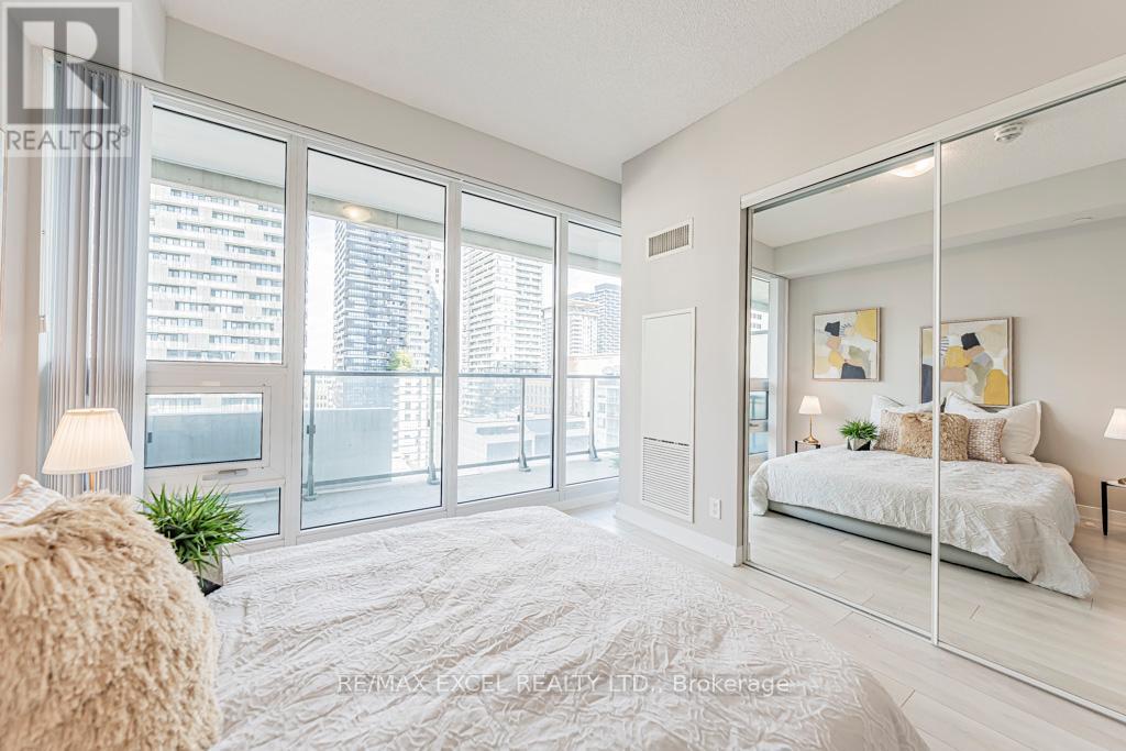 1302 - 2221 Yonge Street, Toronto, Ontario  M4S 0B8 - Photo 19 - C12457929