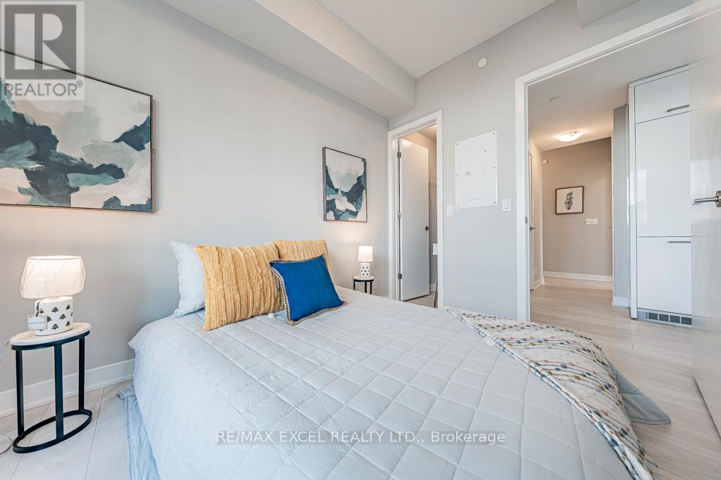 1302 - 2221 Yonge Street, Toronto, Ontario  M4S 0B8 - Photo 24 - C12457929