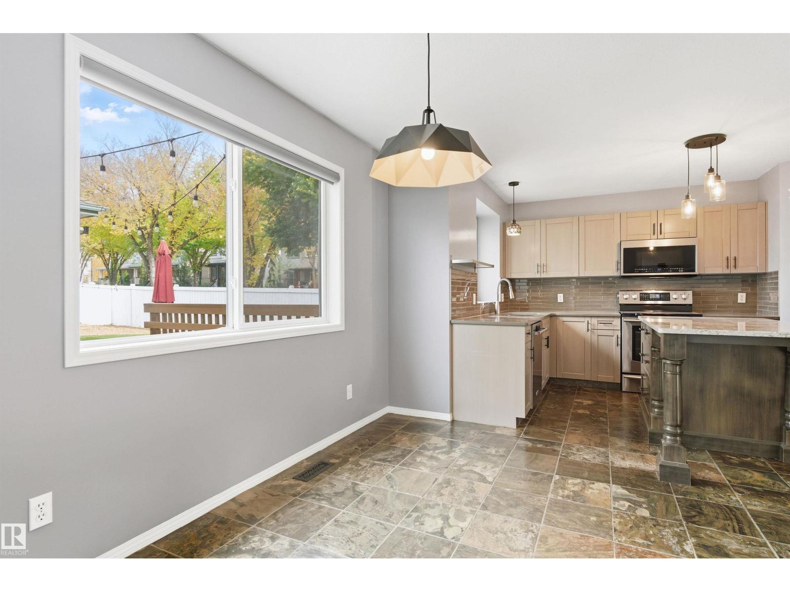 1804 Tanner Wd Nw, Edmonton, Alberta  T6R 2S6 - Photo 13 - E4461789