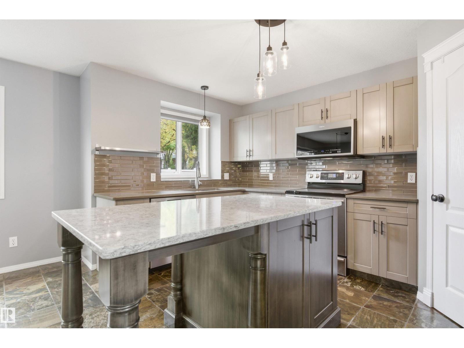 1804 Tanner Wd Nw, Edmonton, Alberta  T6R 2S6 - Photo 8 - E4461789