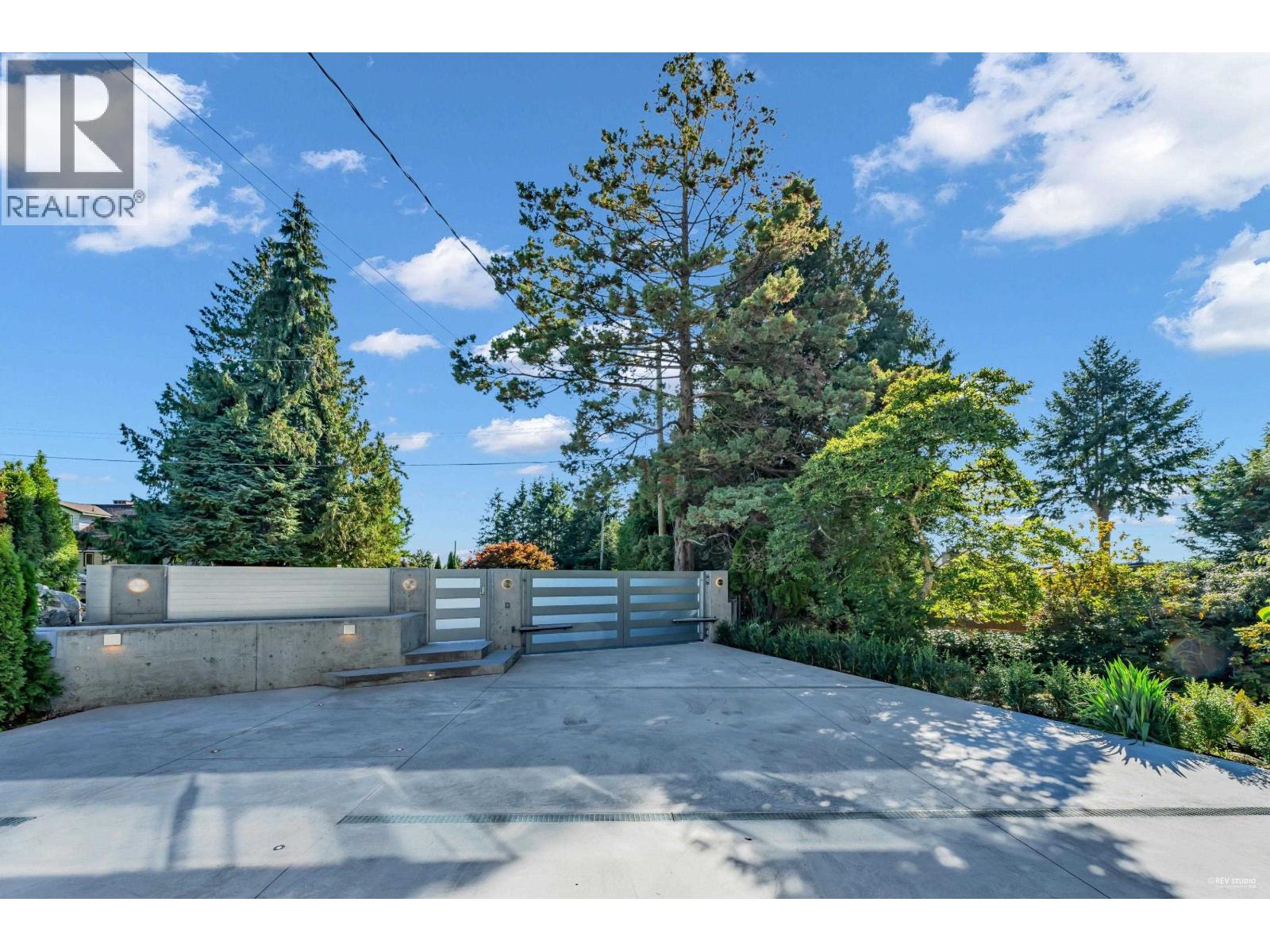 4138 Burkehill Road, West Vancouver, British Columbia  V7V 3M4 - Photo 2 - R3057674