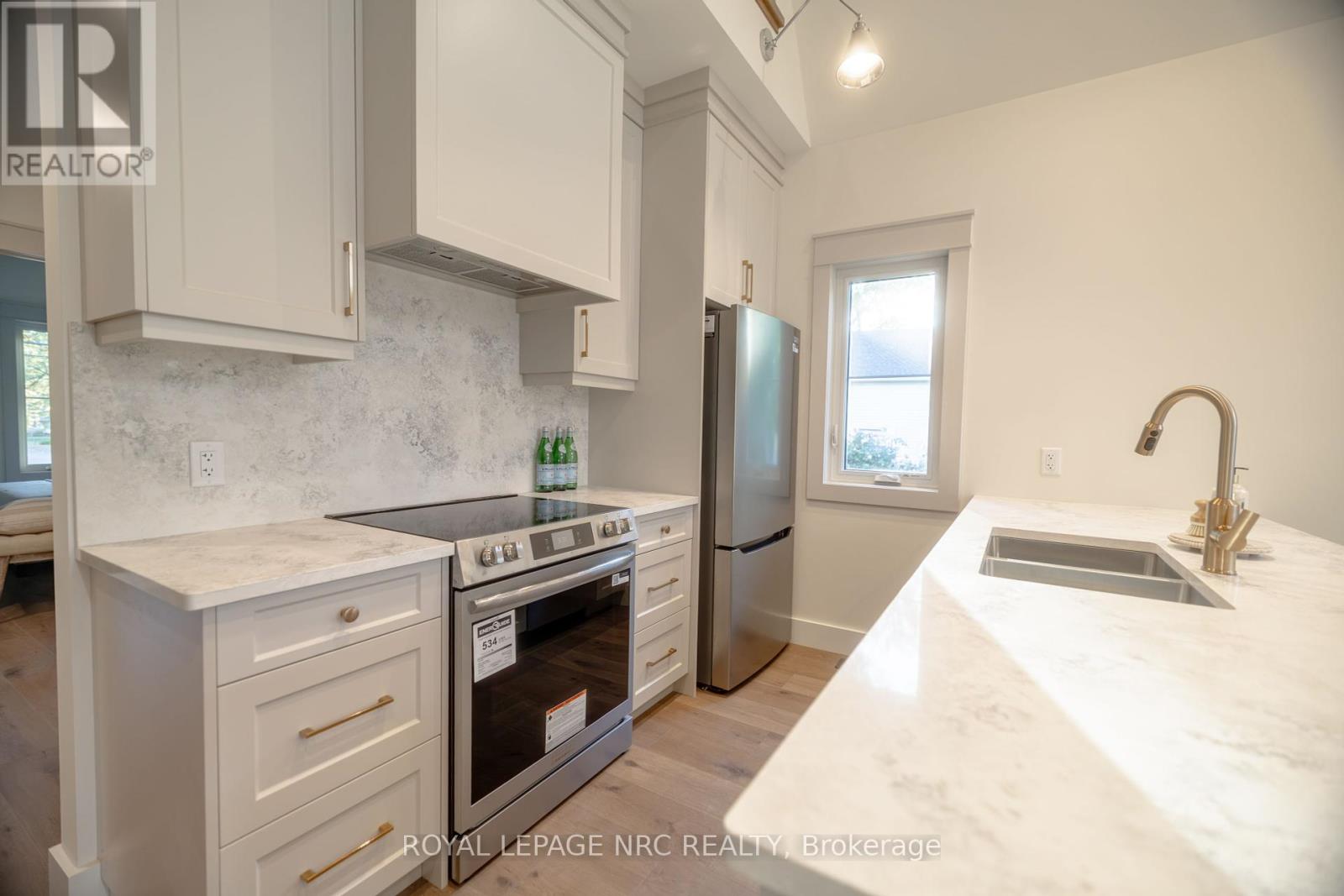 4062 Glenspring Road, Fort Erie, Ontario  L0S 1B0 - Photo 8 - X12456133