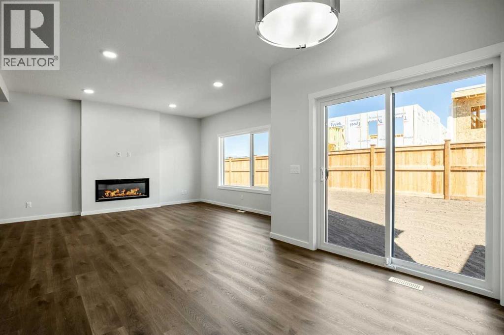 34 Heartwood Villas Se, Calgary, Alberta  T3S 0R8 - Photo 4 - A2263931