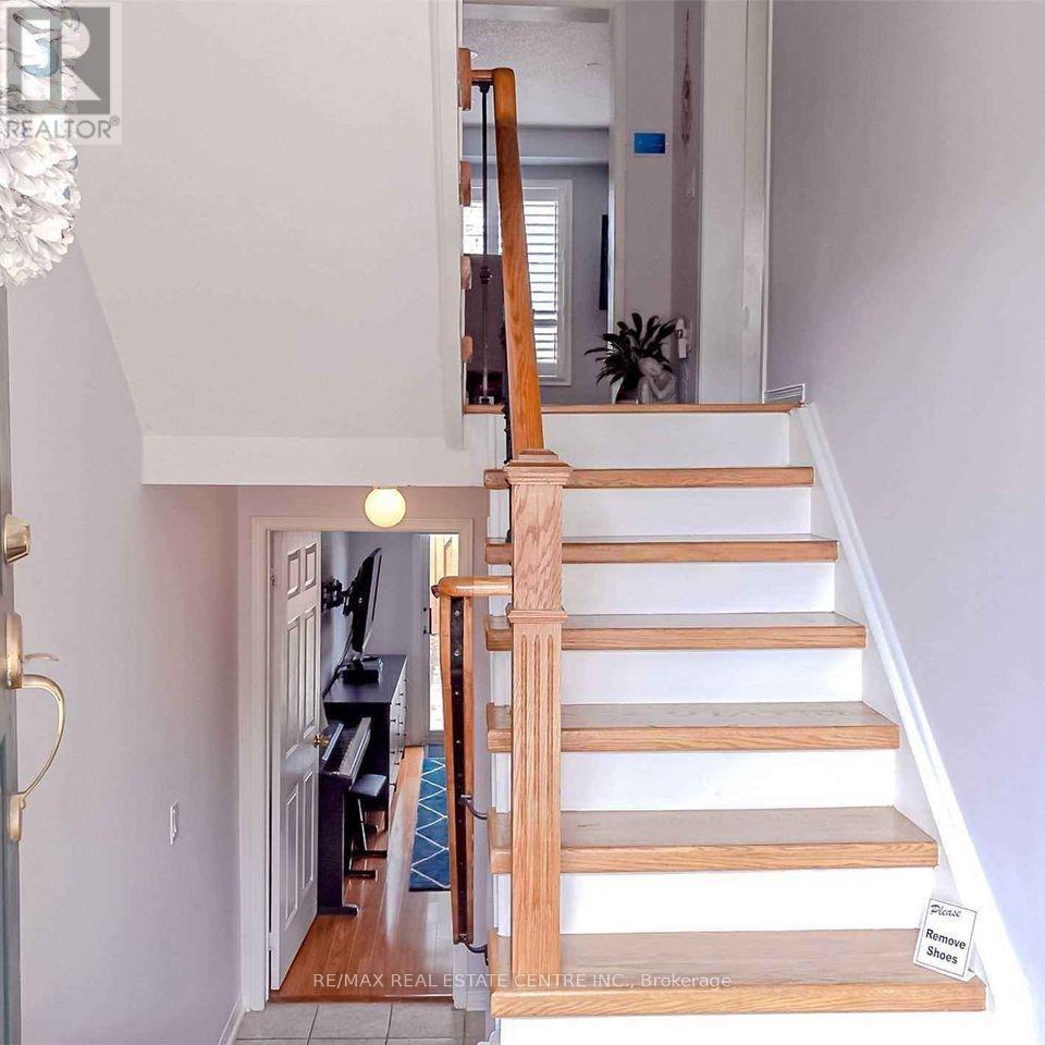69 - 2 Sir Lou Drive, Brampton, Ontario  L6Y 5A8 - Photo 2 - W12457934