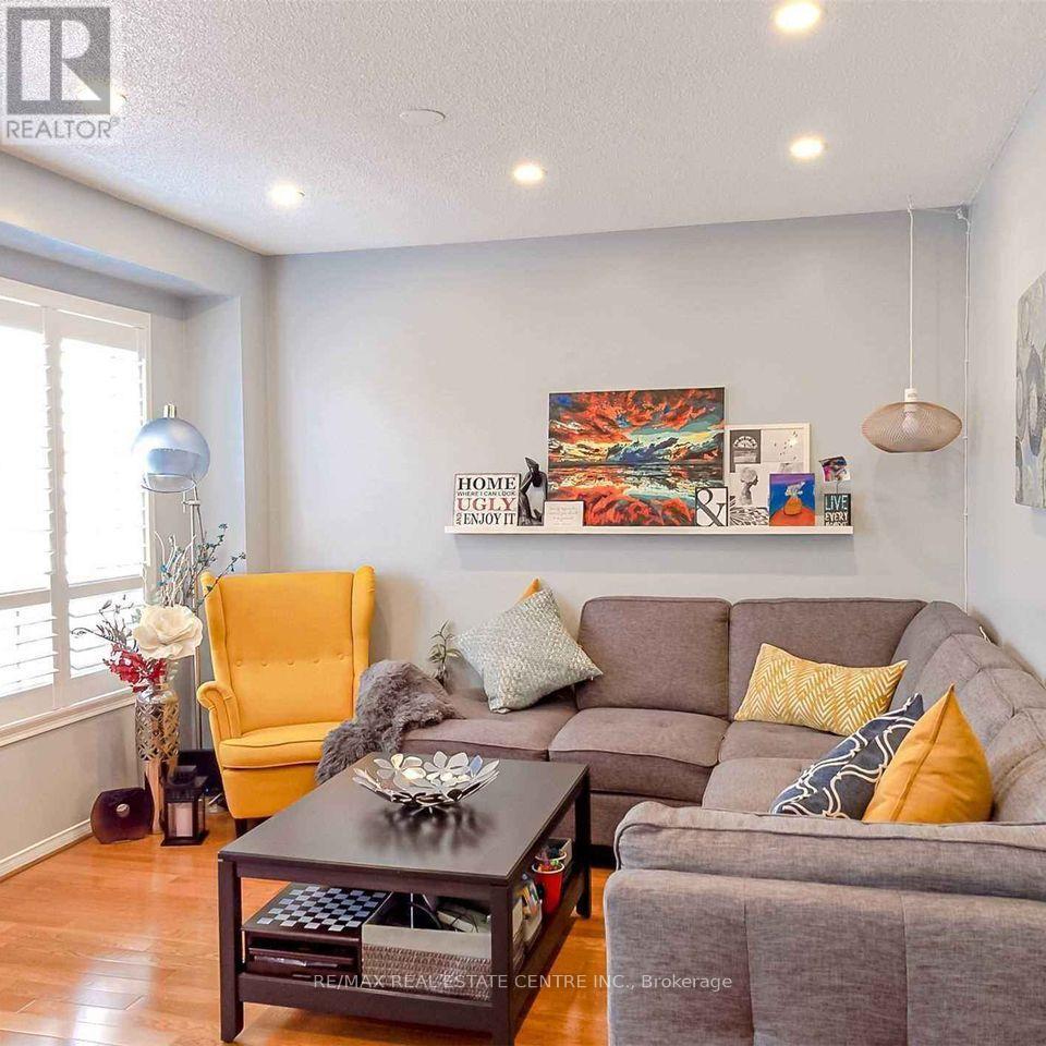 69 - 2 Sir Lou Drive, Brampton, Ontario  L6Y 5A8 - Photo 3 - W12457934