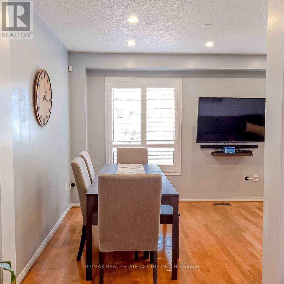 69 - 2 Sir Lou Drive, Brampton, Ontario  L6Y 5A8 - Photo 4 - W12457934