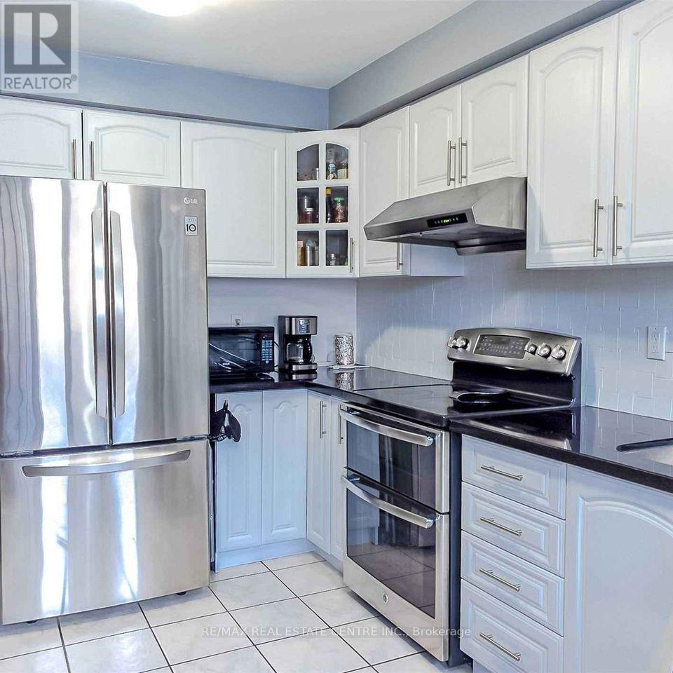 69 - 2 Sir Lou Drive, Brampton, Ontario  L6Y 5A8 - Photo 5 - W12457934
