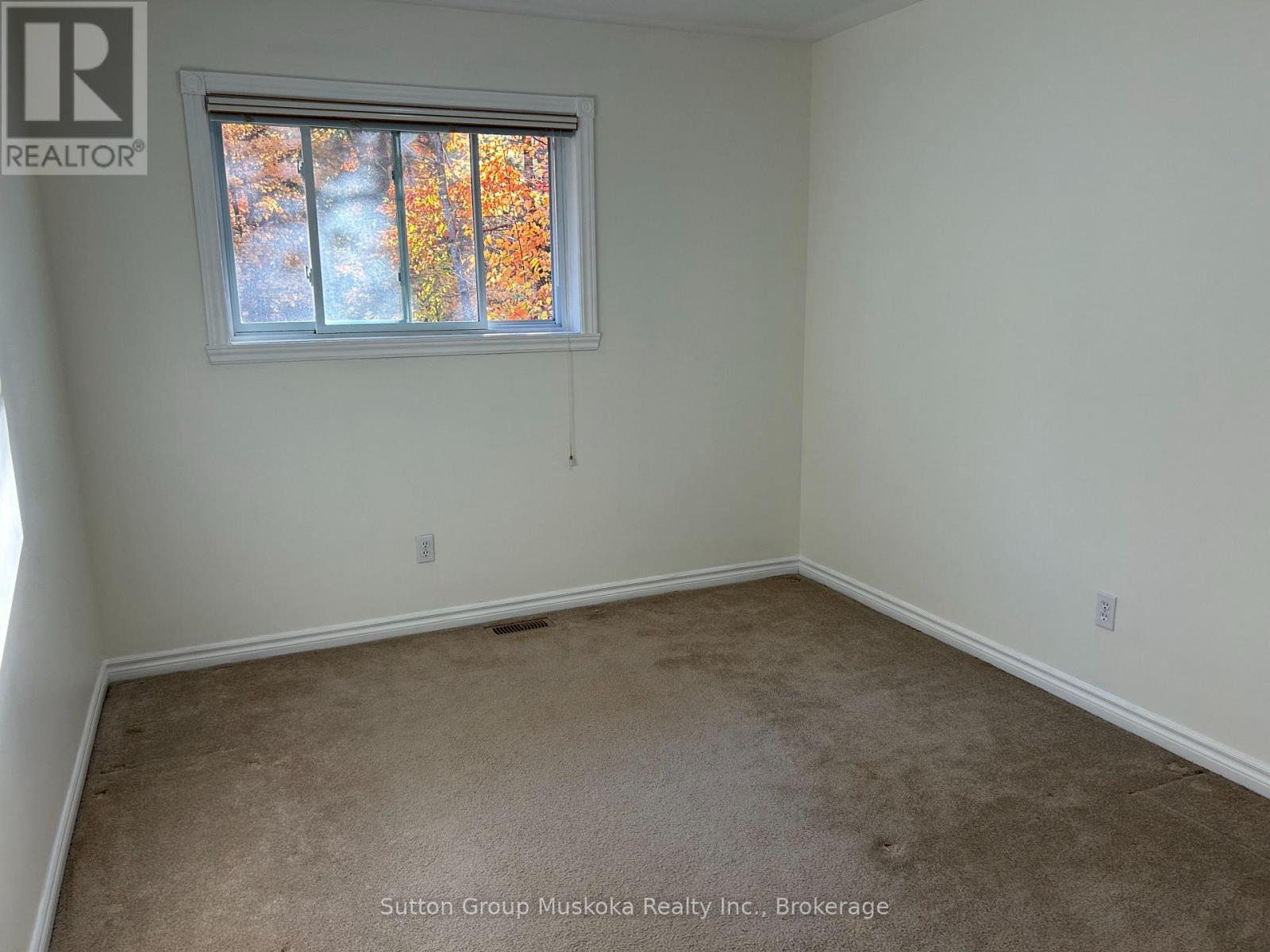 2448 Ravenscliffe Road, Huntsville, Ontario  P1H 2J2 - Photo 10 - X12457942