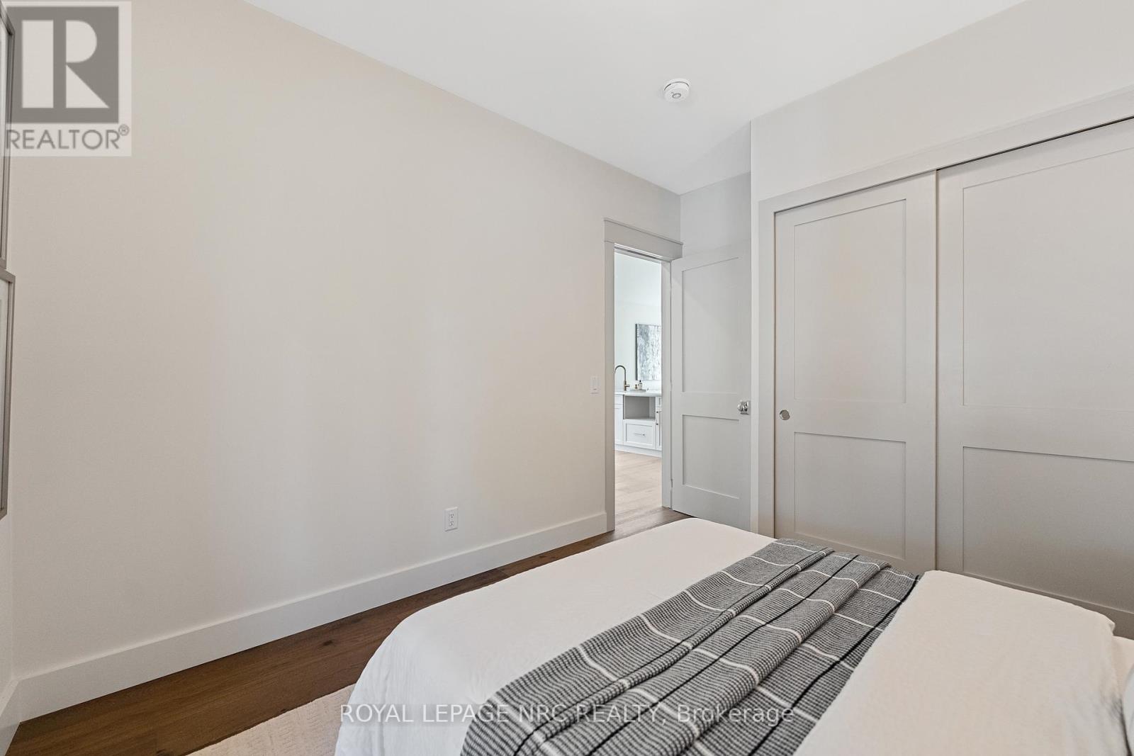 281 Elmwood Avenue, Fort Erie, Ontario  L0S 1B0 - Photo 20 - X12455695
