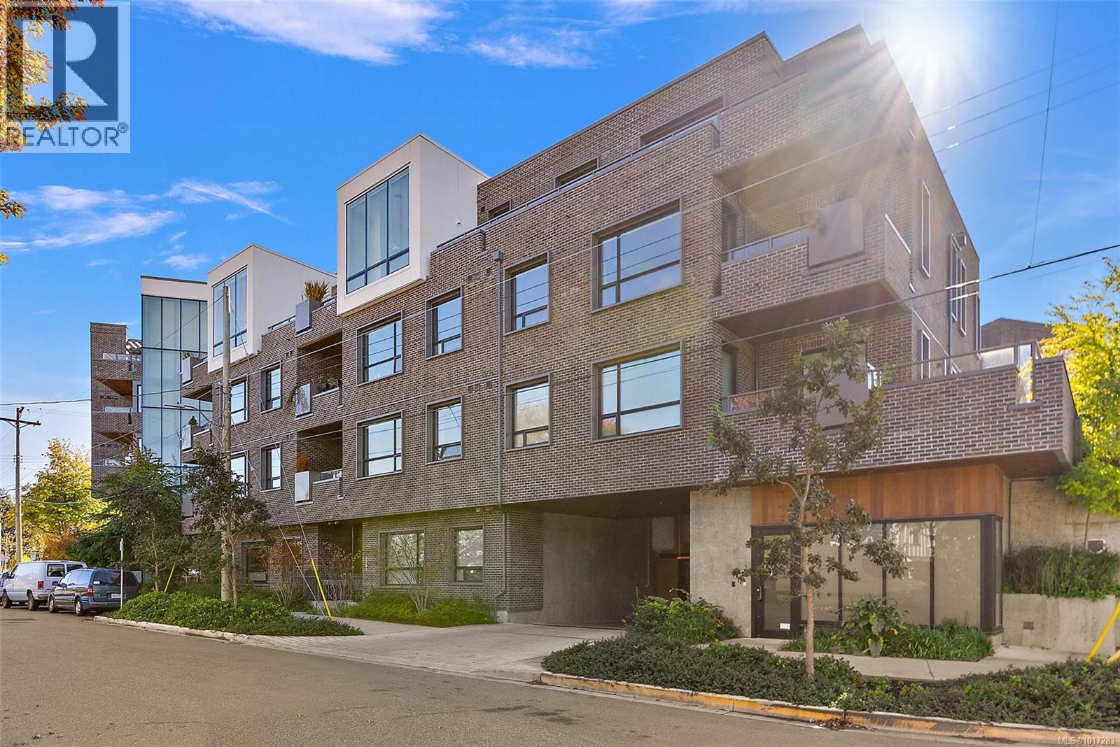 302 2285 Bowker Ave, Oak Bay, British Columbia